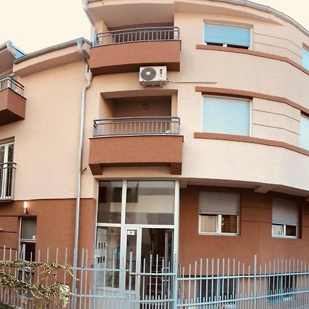 Athos Apartments Nis Bagian luar foto