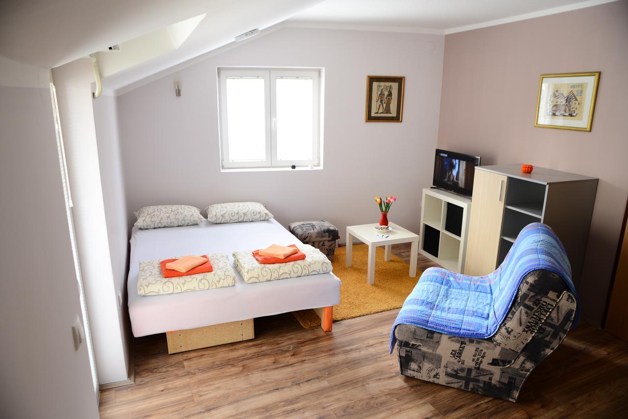 Athos Apartments Nis Bagian luar foto