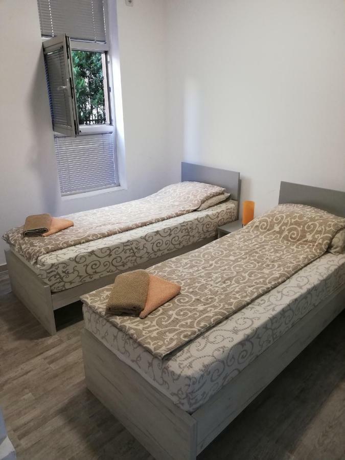 Athos Apartments Nis Bagian luar foto
