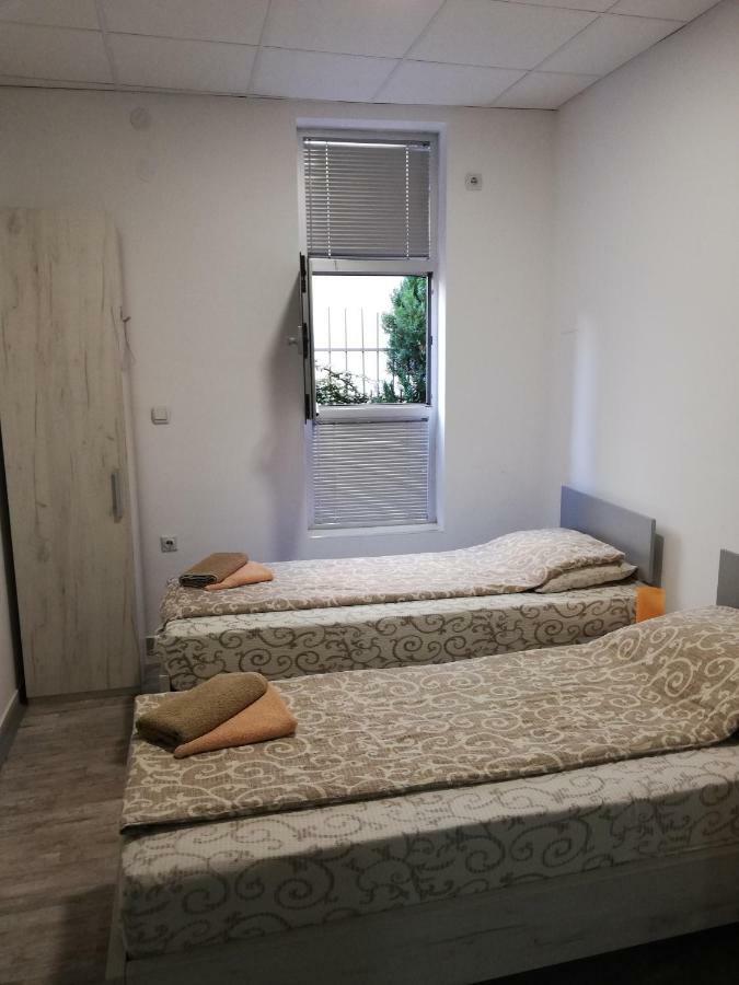 Athos Apartments Nis Bagian luar foto